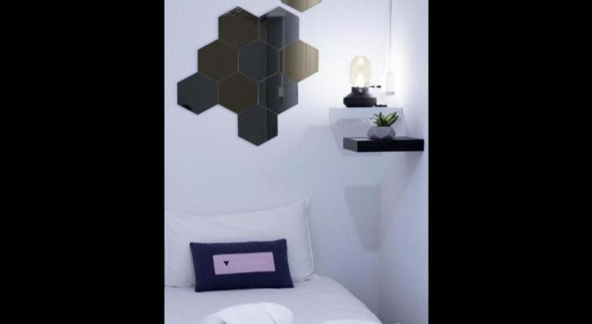 Capsule@hive Bugis Hostel *
