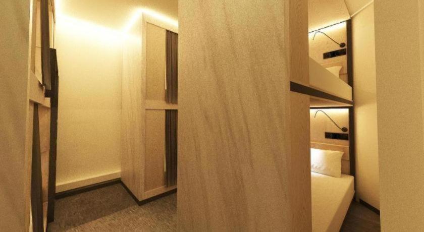 Capsule@hive Bugis Hostel *
