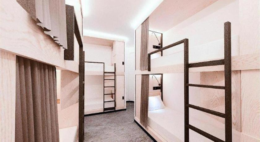 Capsule@hive Bugis Hostel Singapore